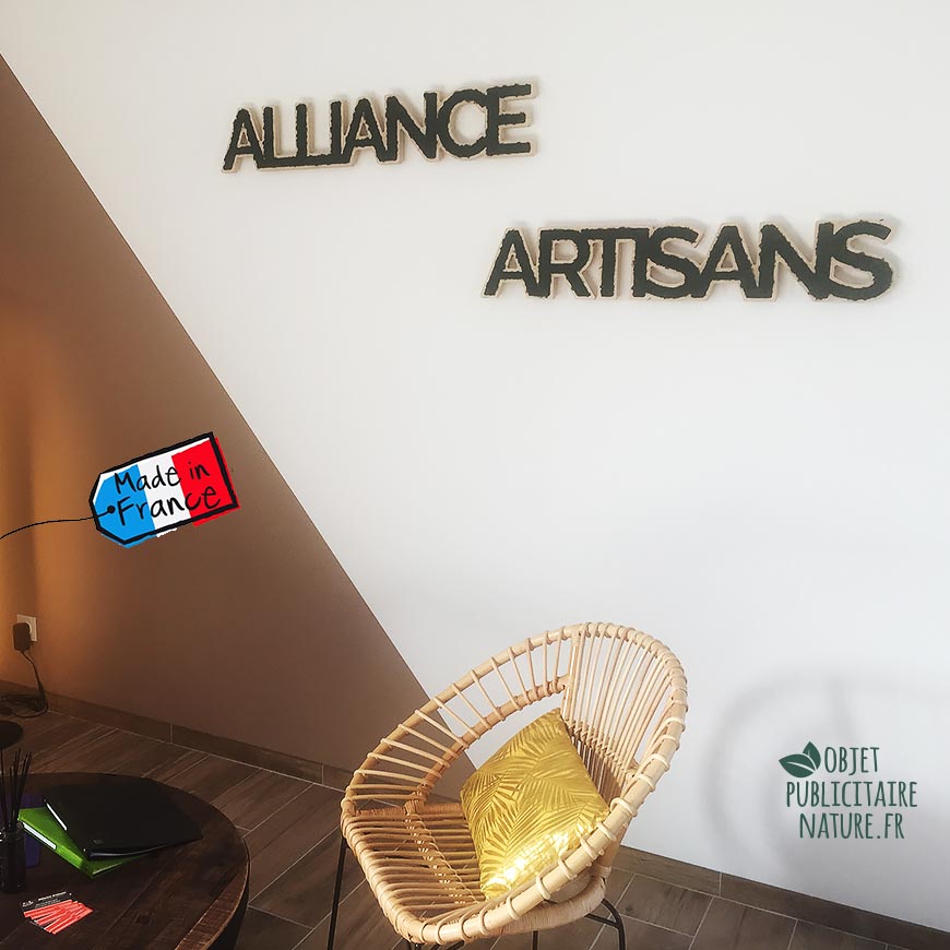 logo mousse naturelle sur bois