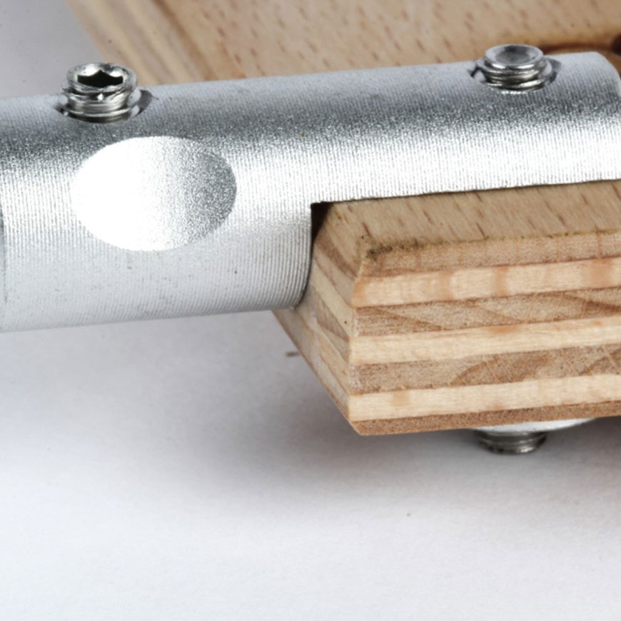 Attache fixation suspendue plaque en bois gravée signalétique gravure laser