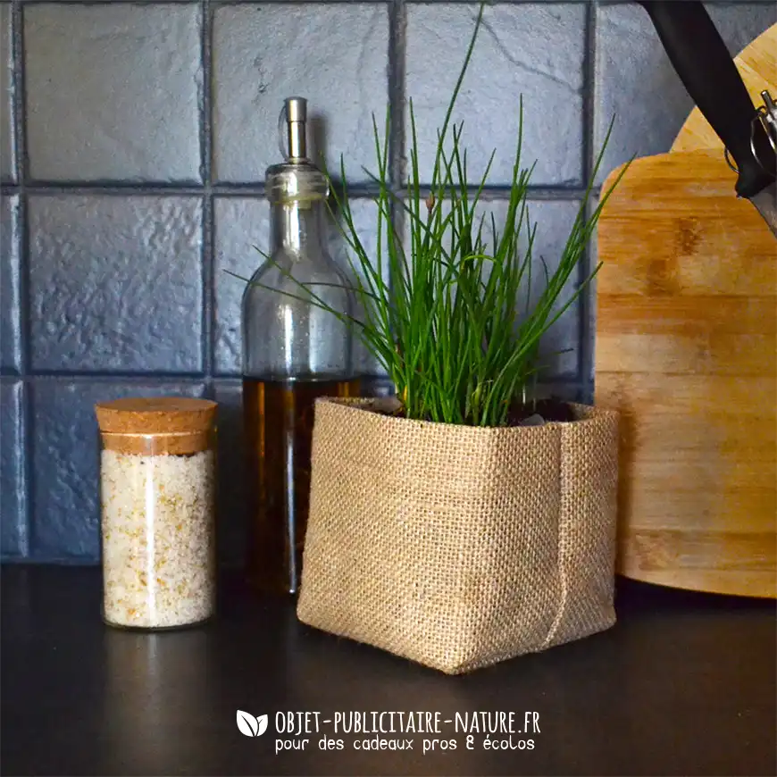 Kit de plantation de poche publicitaire avec plaquette de coco déshydratée et toile de jute personnalisable